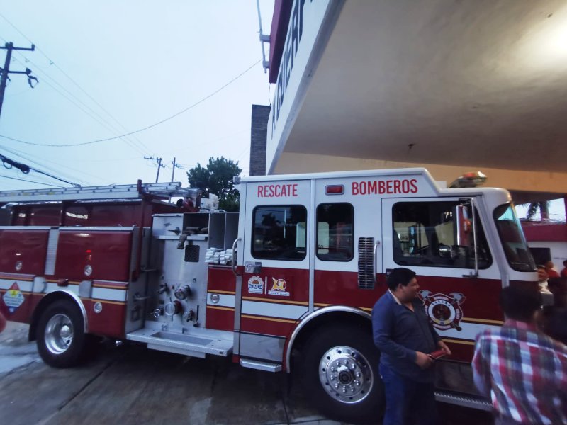 Entregan nuevos carros bomba para reforzar al Heroico Cuerpo de Bomberos de Chetumal