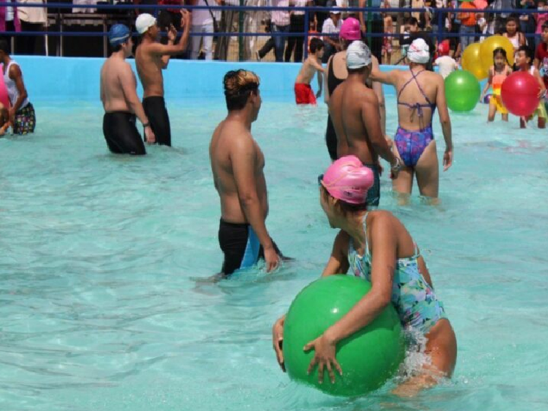 Recomienda IMSS evitar riesgos en playa y albercas