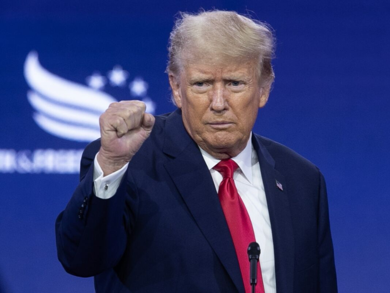 Trump denuncia “persecución de opositor político” tras comparecer