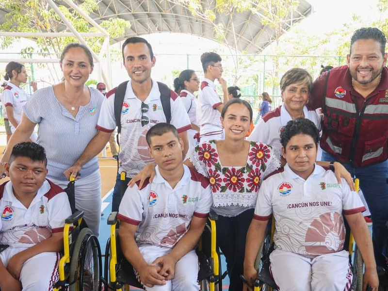 Atestigua Ana Paty Peralta la inauguración de los juegos paraestatales 2023