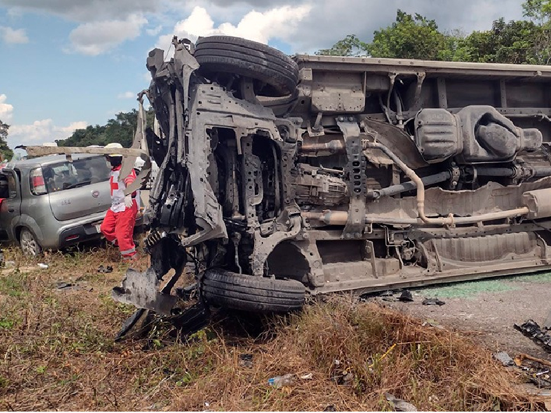 Accidente carretero en Felipe Carrillo Puerto con saldo de un muerto y varios lesionados