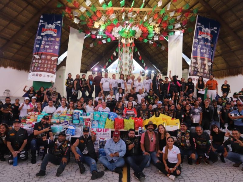 Rodada con causa; motos, bicicletas y autos se unen por los adultos mayores en Cancún