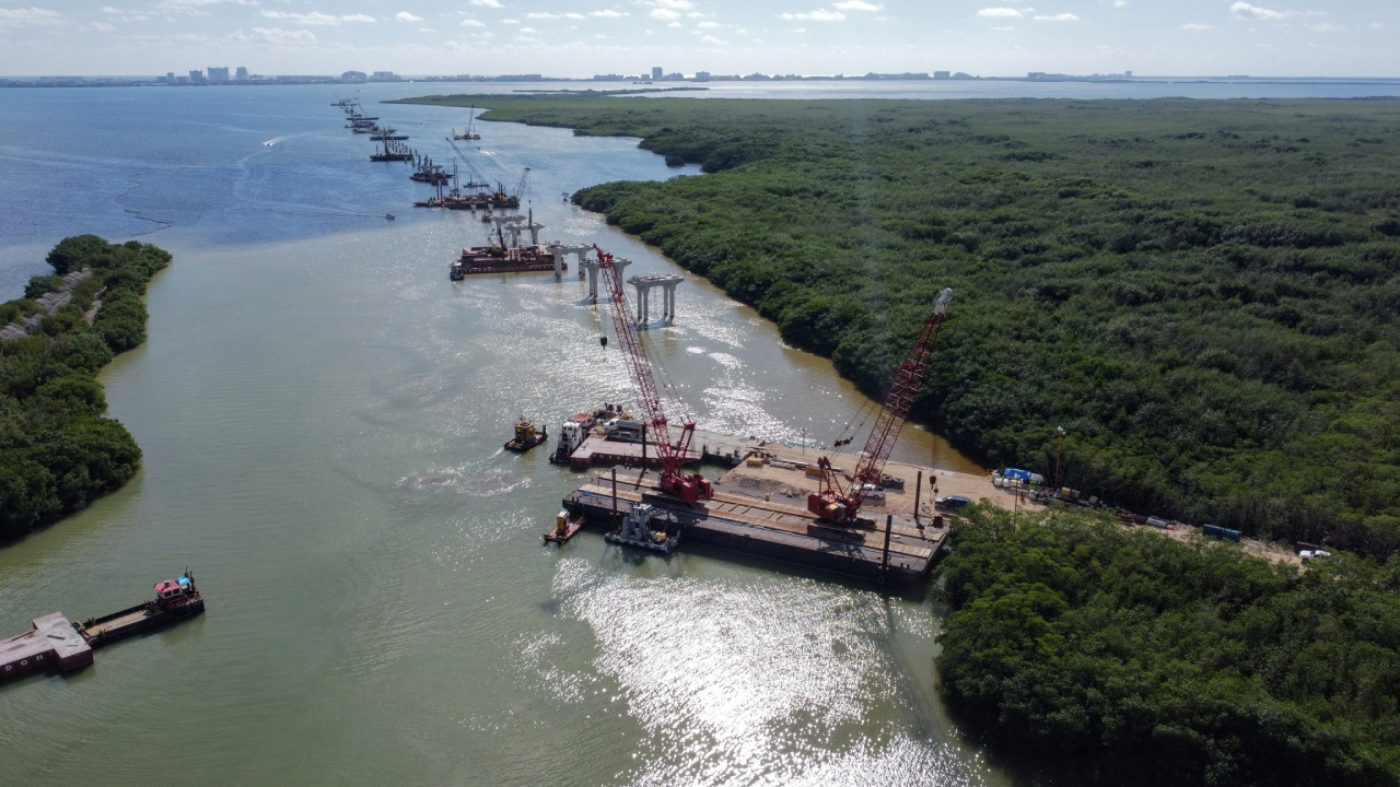 El Puente Nichupté conectará la zona urbana con la hotelera de Cancún.