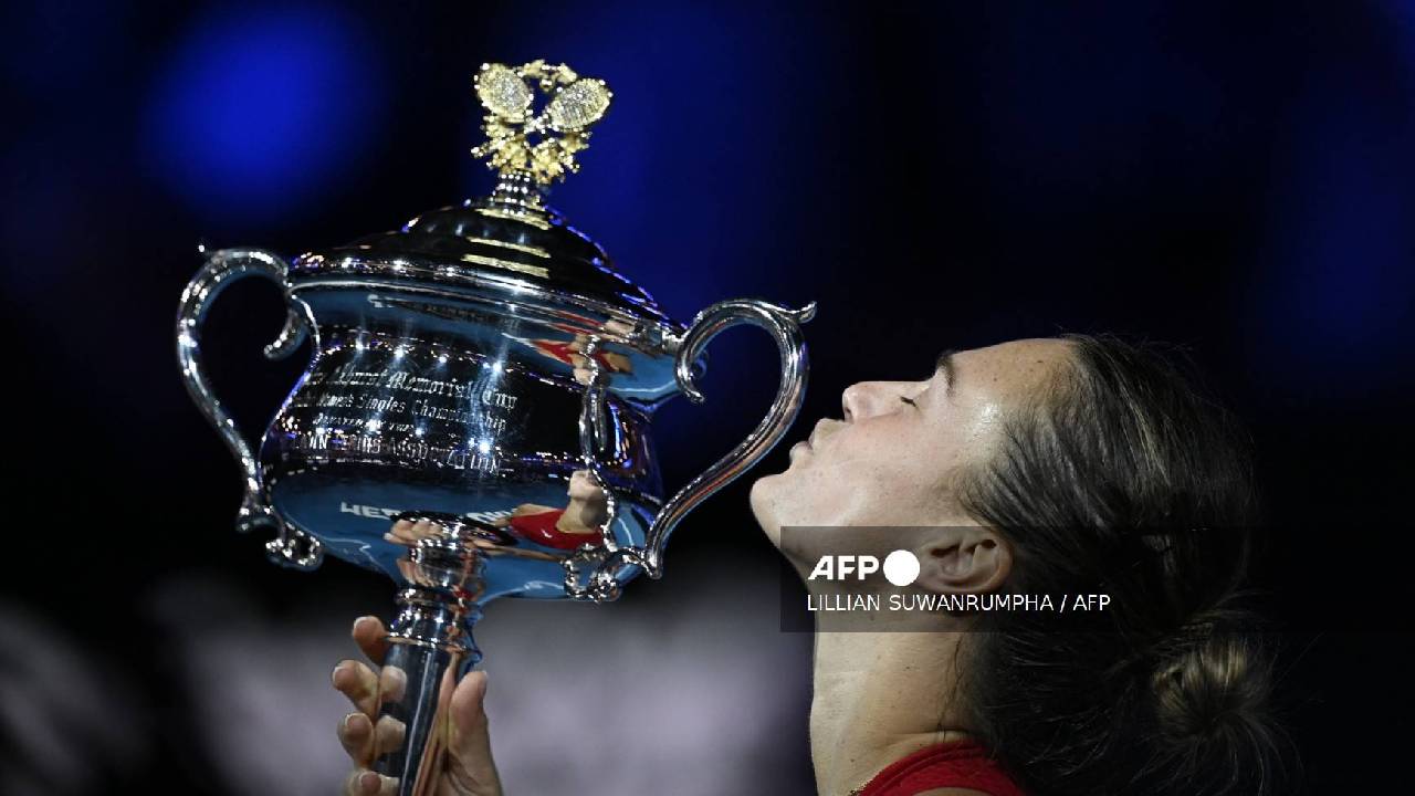 Aryna Sabalenka, la tenista número 2 del mundo, logró su segunda victoria consecutiva en el Abierto de Australia, defendiendo su título con una actuación dominante en Melbourne.