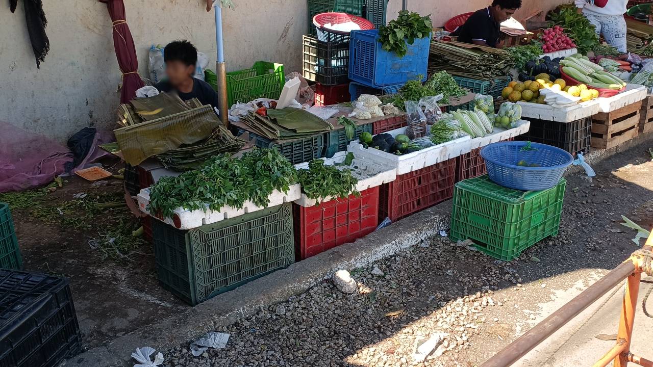 Pérdidas de hasta 25% de la producción han perdido agricultores que venden en el mercado Lázaro Cárdenas.
