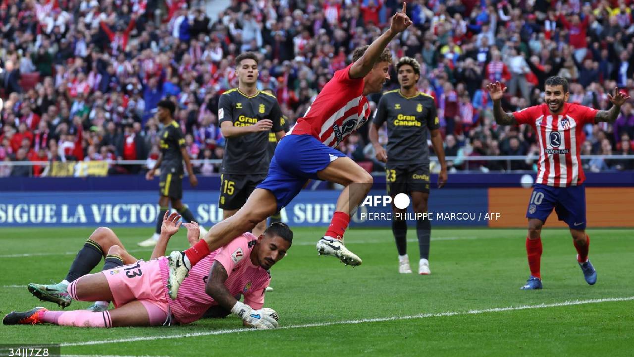 Los goles de Llorente (15, 20), Ángel Correa (47, 62) y Memphis Depay (87) devuelven provisionalmente al Atlético al tercer puesto liguero.