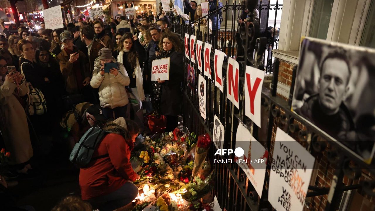 Navalni "acaba de ser brutalmente asesinado por el Kremlin: Letonia.