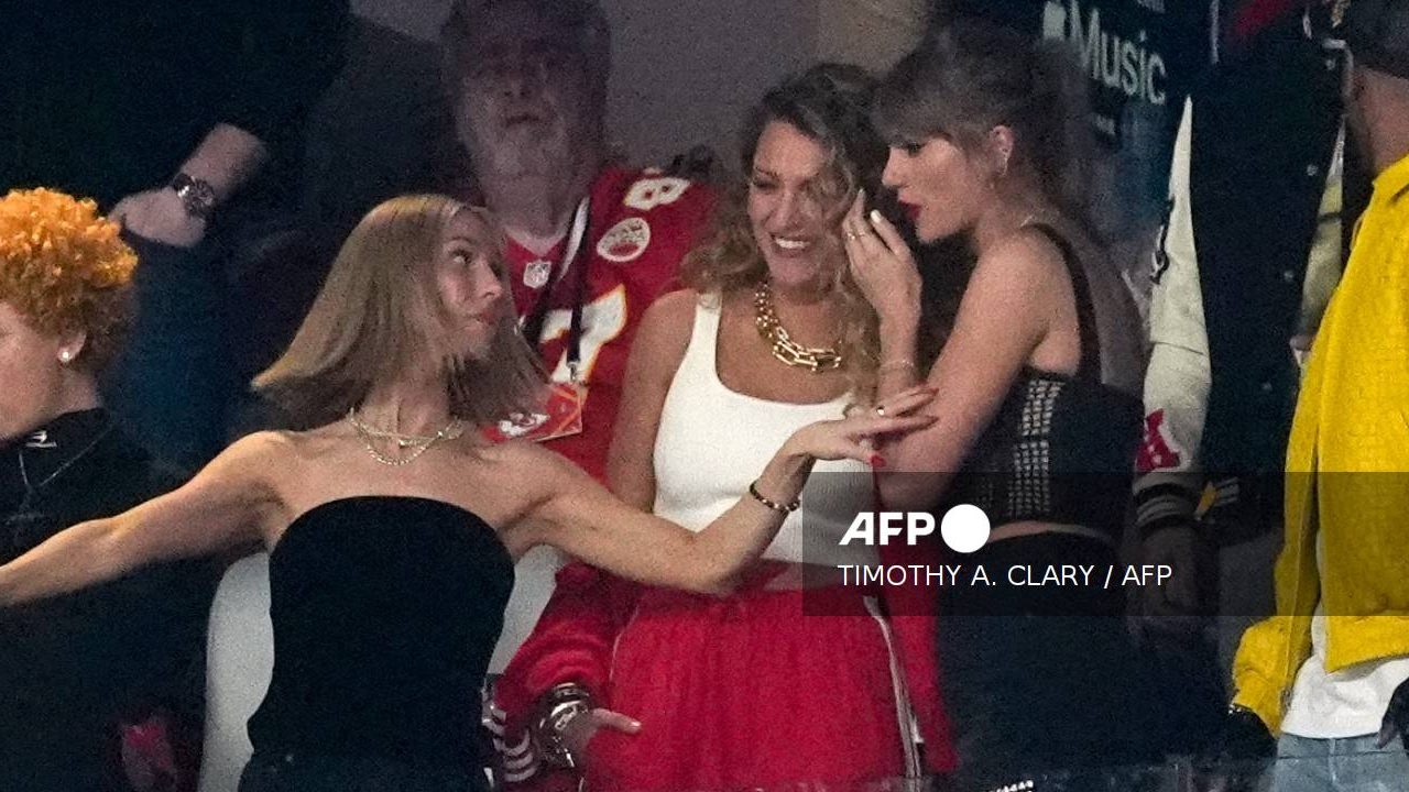 La diva del pop consiguió volar a tiempo a Estados Unidos después de actuar el sábado en Tokio en uno de los últimos conciertos de su gira 'The Eras Tour'.