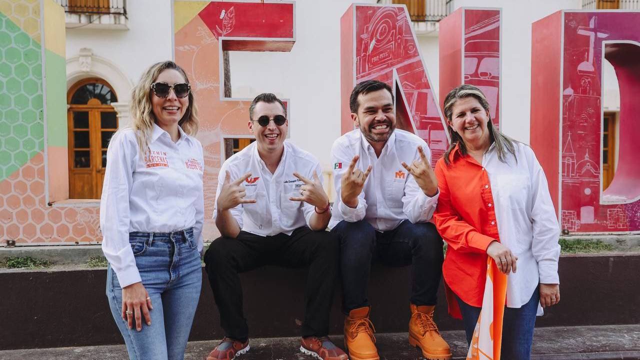 Jorge Álvarez Máynez junto a Luis Donaldo Colosio y Martha Herrera.