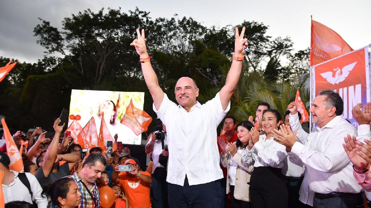 Movimiento Ciudadano organizó un mitin posterior al registro de sus candidatos a alcaldes.