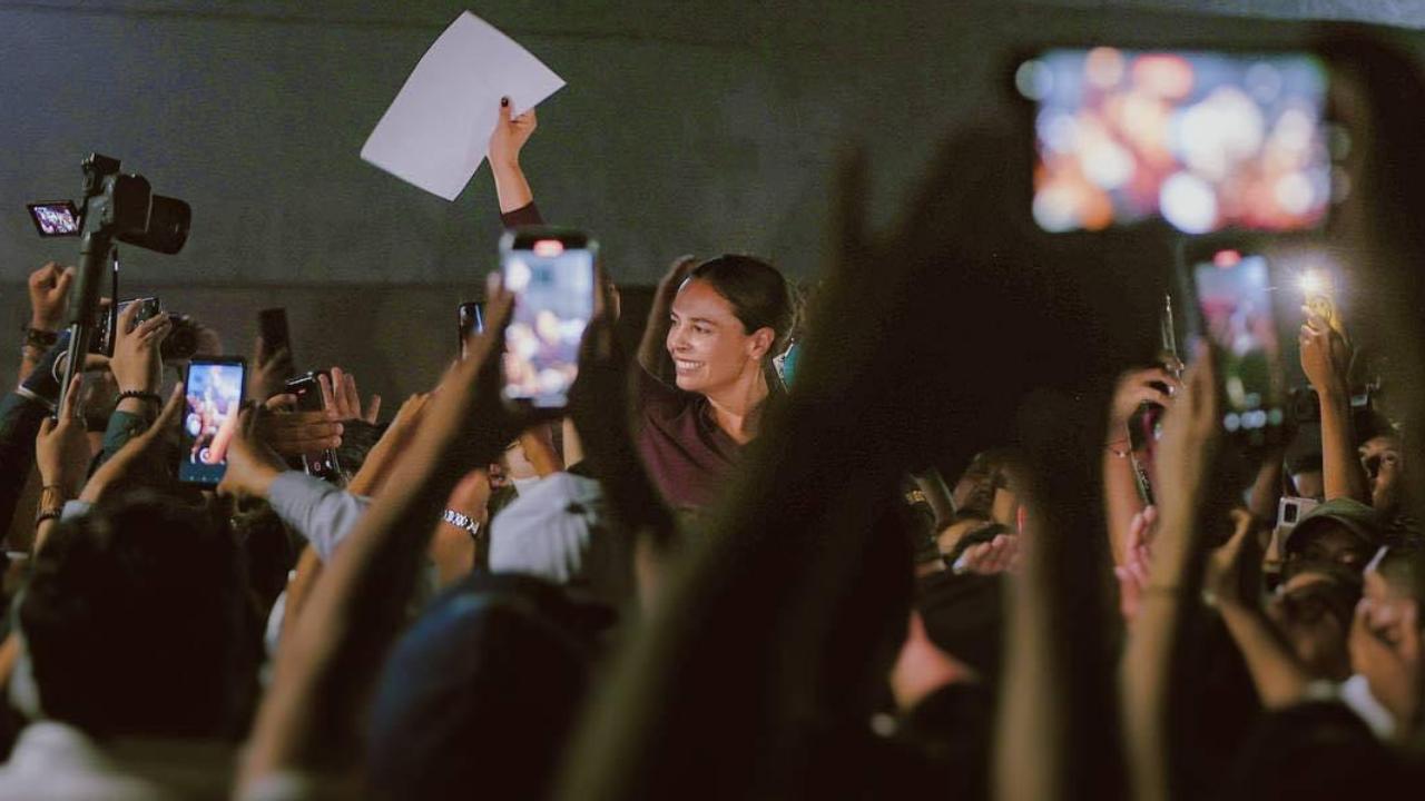 Mitin político, tras la entrega de constancia de candidatura a Ana Paty Peralta, en Cancún.