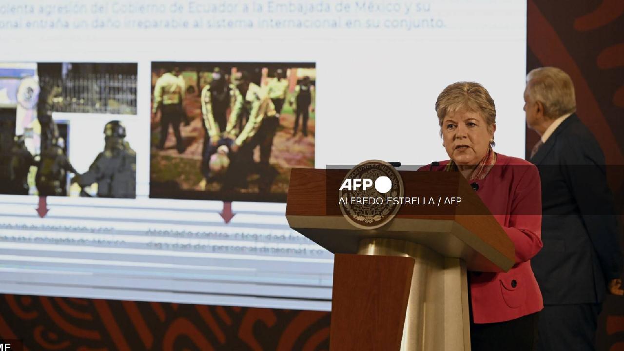La secretaria de Relaciones Exteriores, Alicia Bárcena, durante la conferencia de prensa "mañanera".