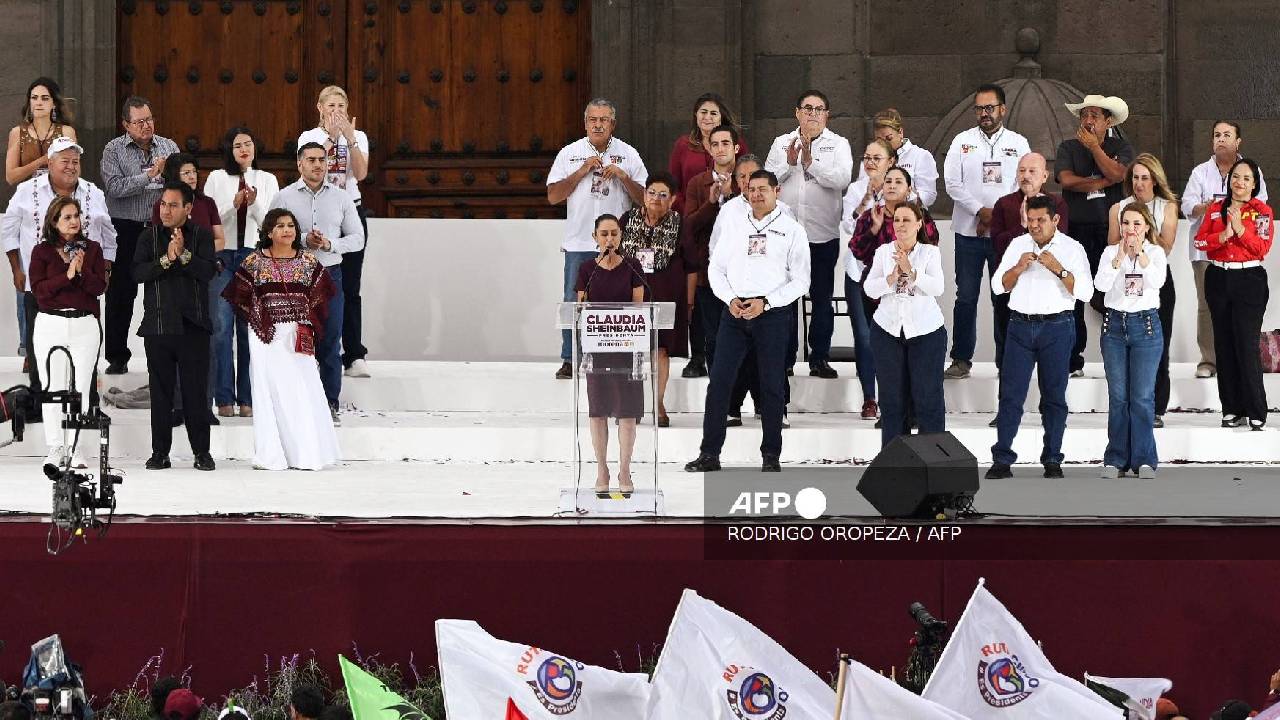 La candidata de Morena cerró su campaña.