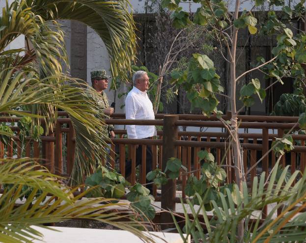Supervisa AMLO trabajos del Tren Maya en Yucatán y Quintana Roo.