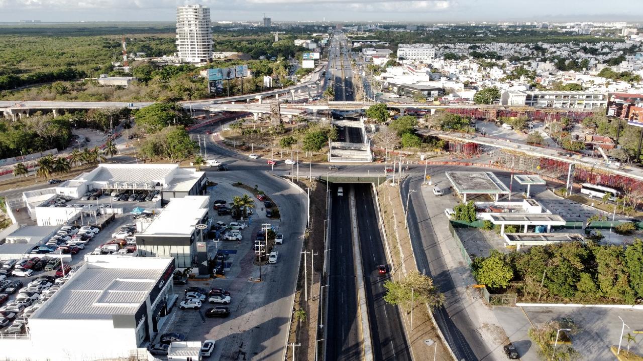 Obras públicas en Cancún.