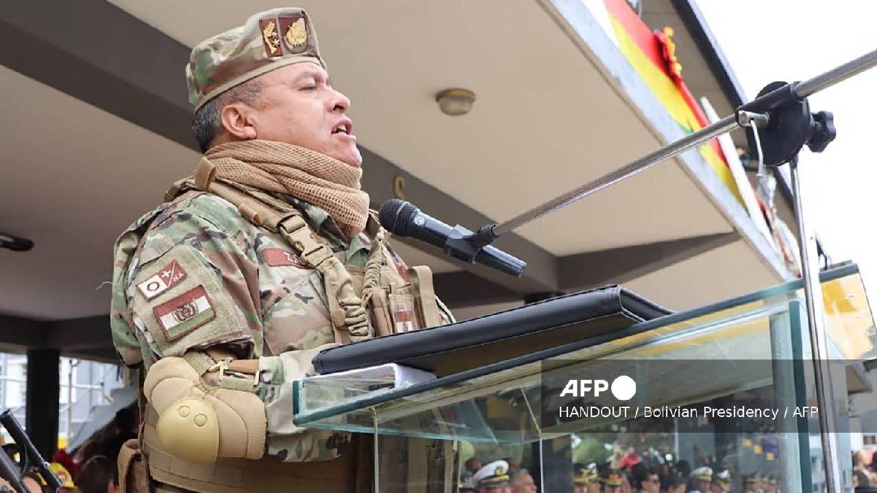 El jefe del Ejército de Bolivia, General Juan José Zúñiga.