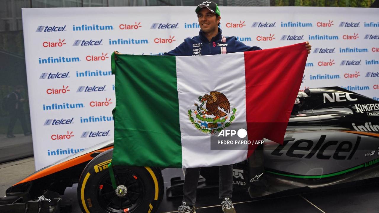Sergio "Checo" Pérez se queda en el equipo.