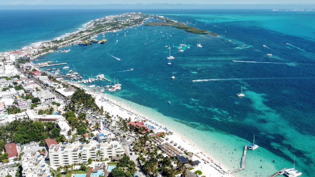 Vista aérea de una parte del Caribe Mexicano.
