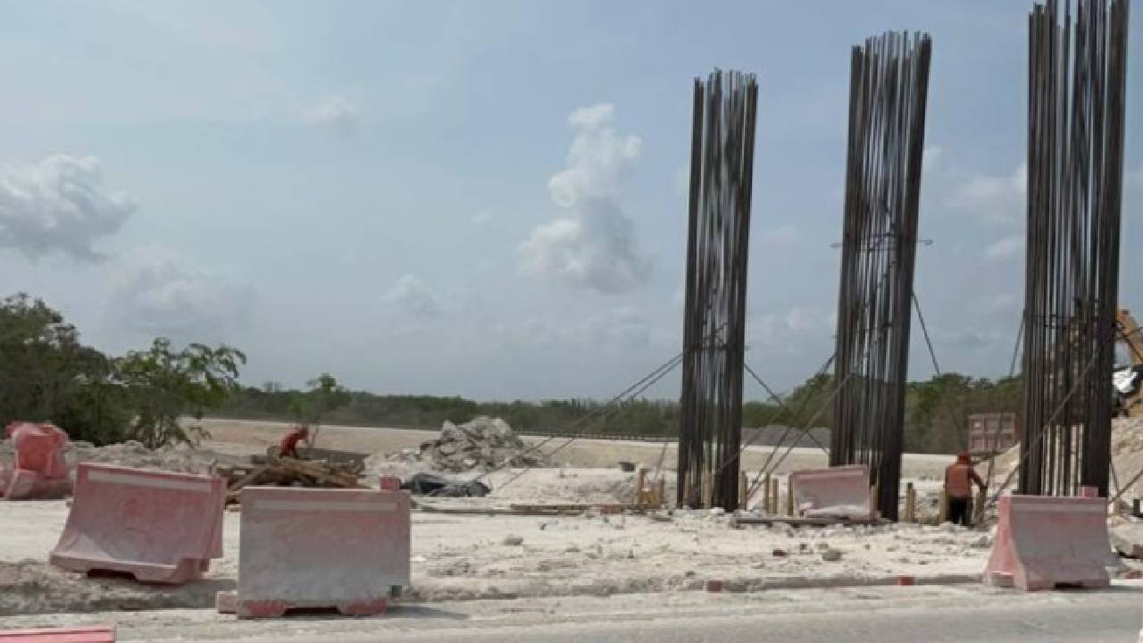 Construcción de la subestación del Tren Maya en Tulum.
