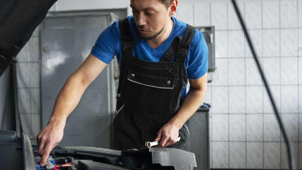 Es común que se quede tu auto sin corriente.