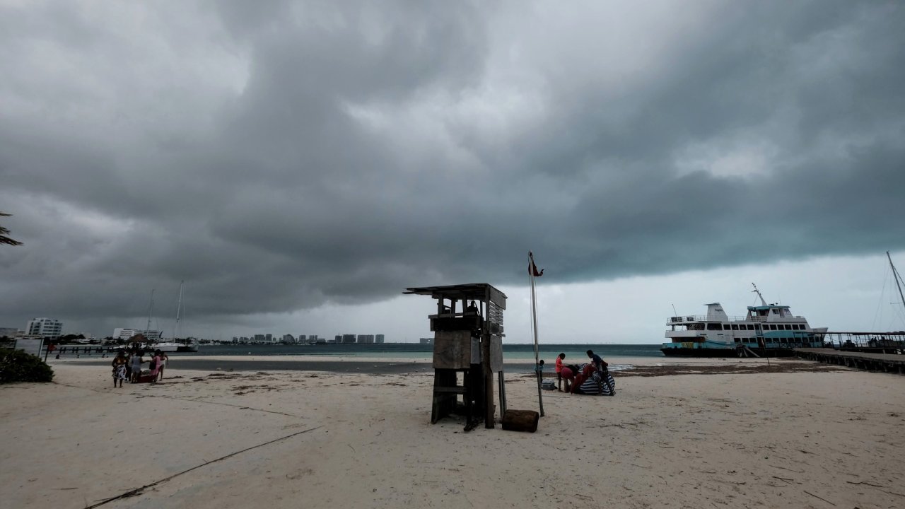 Cielo nublado en las playas de Cancún.