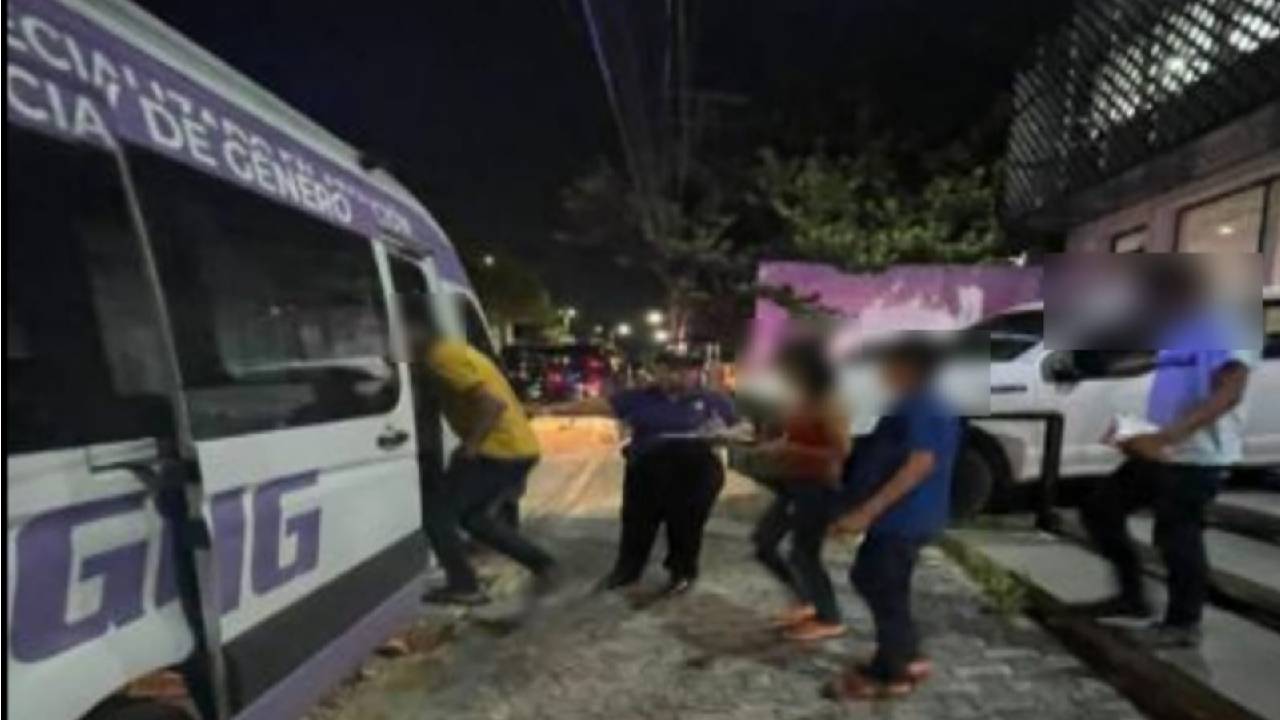 Rescate de menores víctimas de explotación laboral en Cancún.