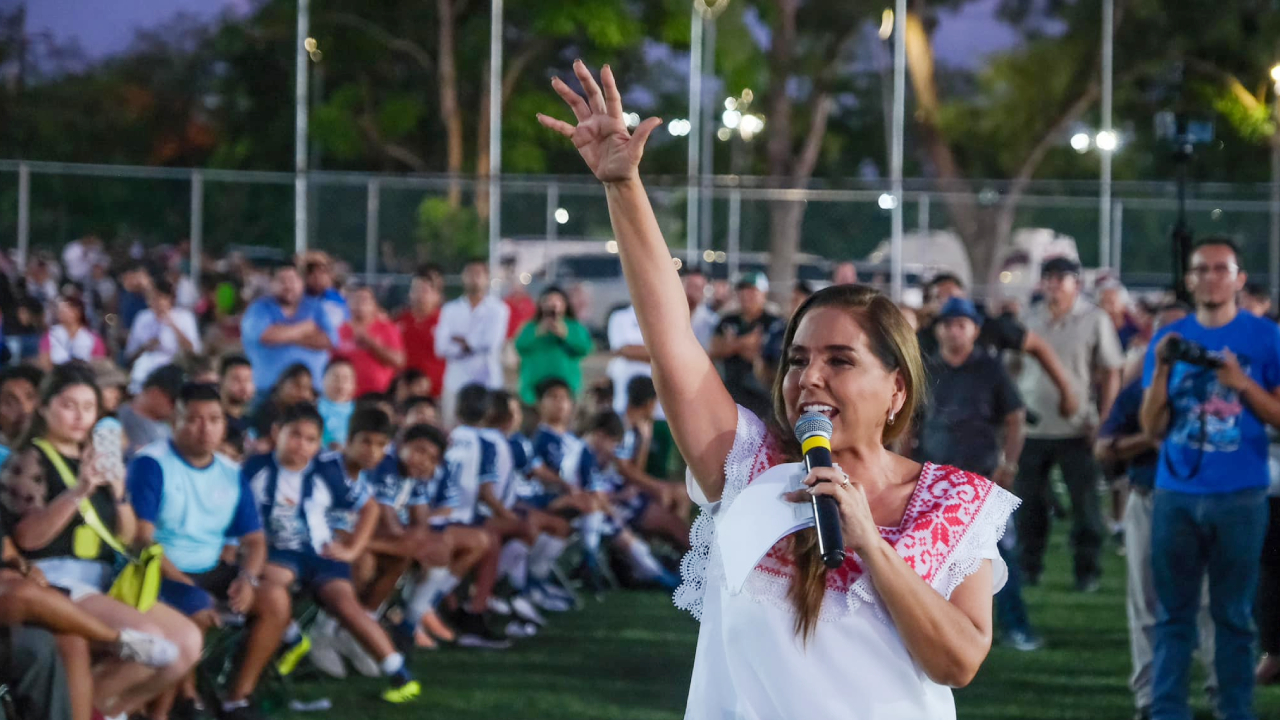 Mara Lezama Espinosa se ubicó en el cuarto lugar del Ranking Mitofsky de los mejores gobernantes de México.