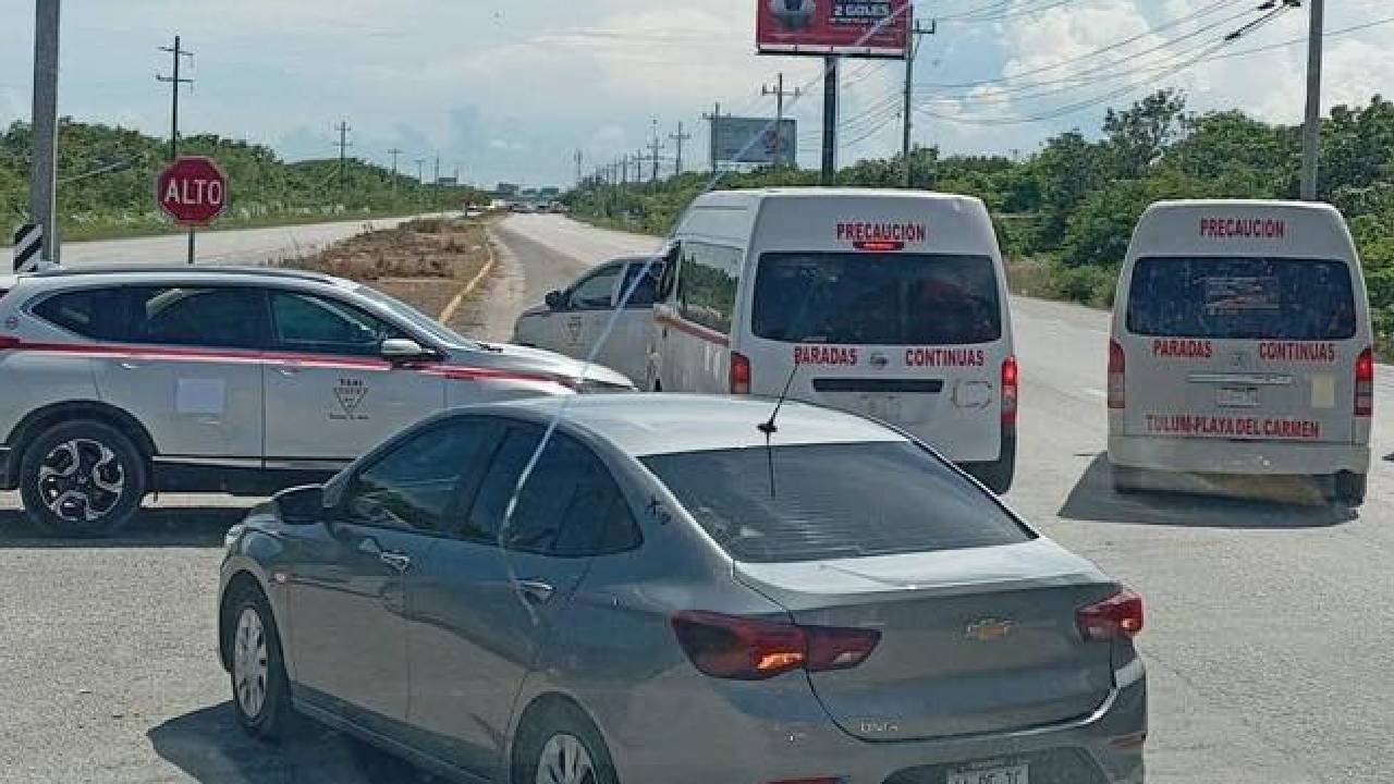 Manifestación de taxistas federales de Cancún. Manifestación de taxistas federales de Cancún.