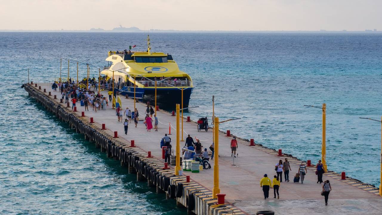 Ferry de traslado de Cozumel a Playa del Carmen.