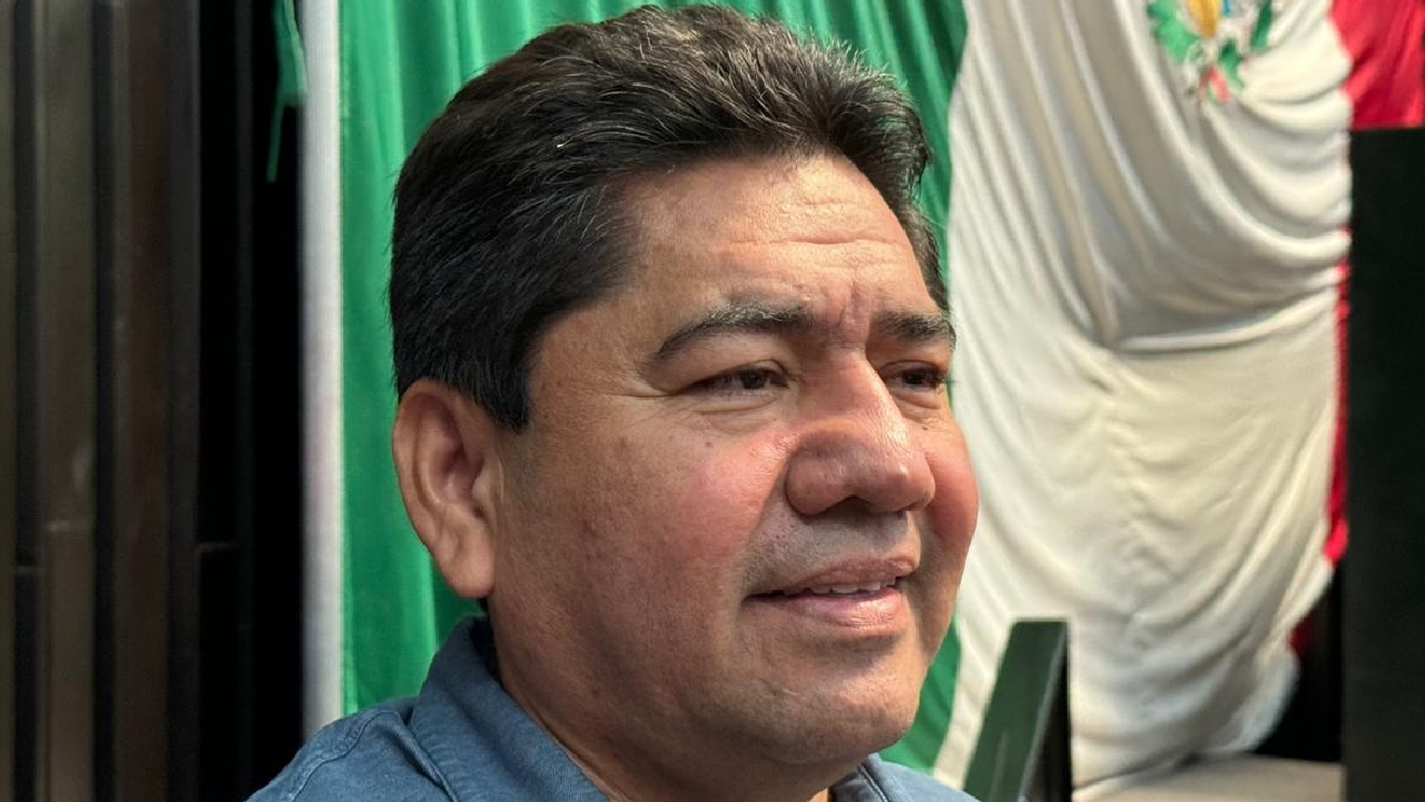 El diputado Filiberto Martínez sigue en sus labores.