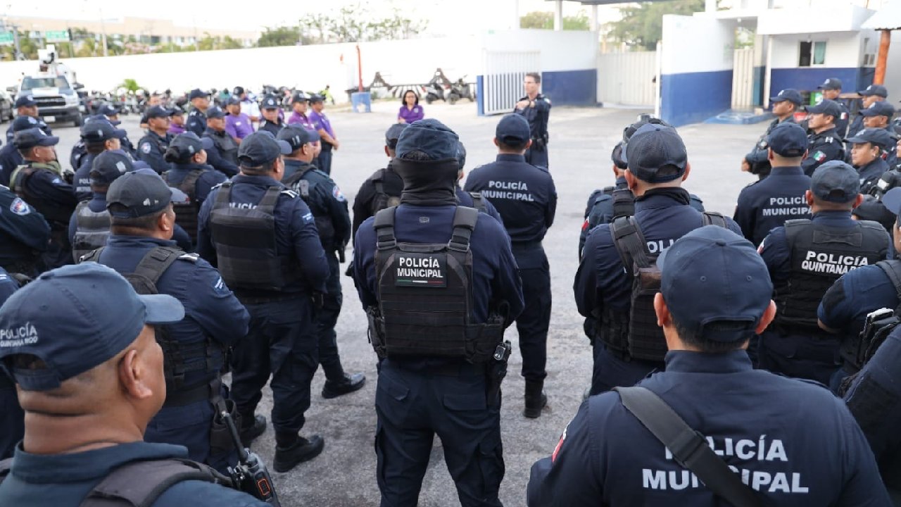 Buscan nuevos policías en Cancún.