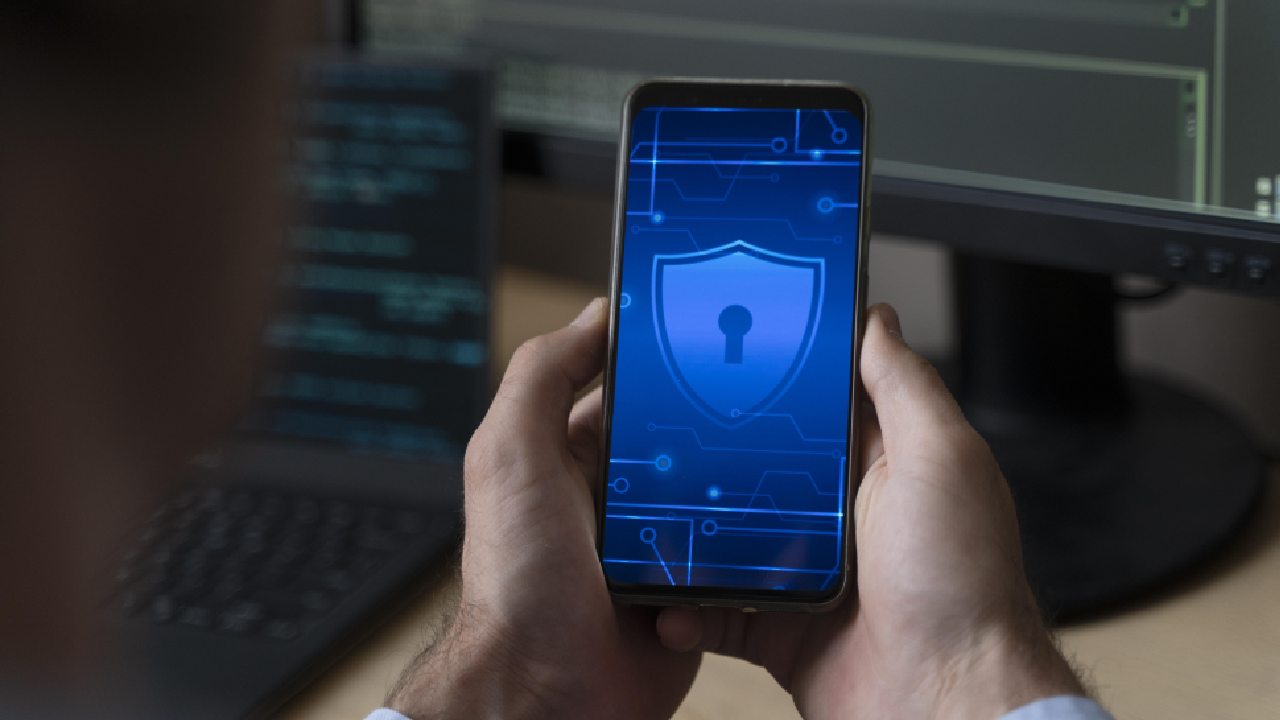 Ponte en guardia en materia de ciberseguridad.
