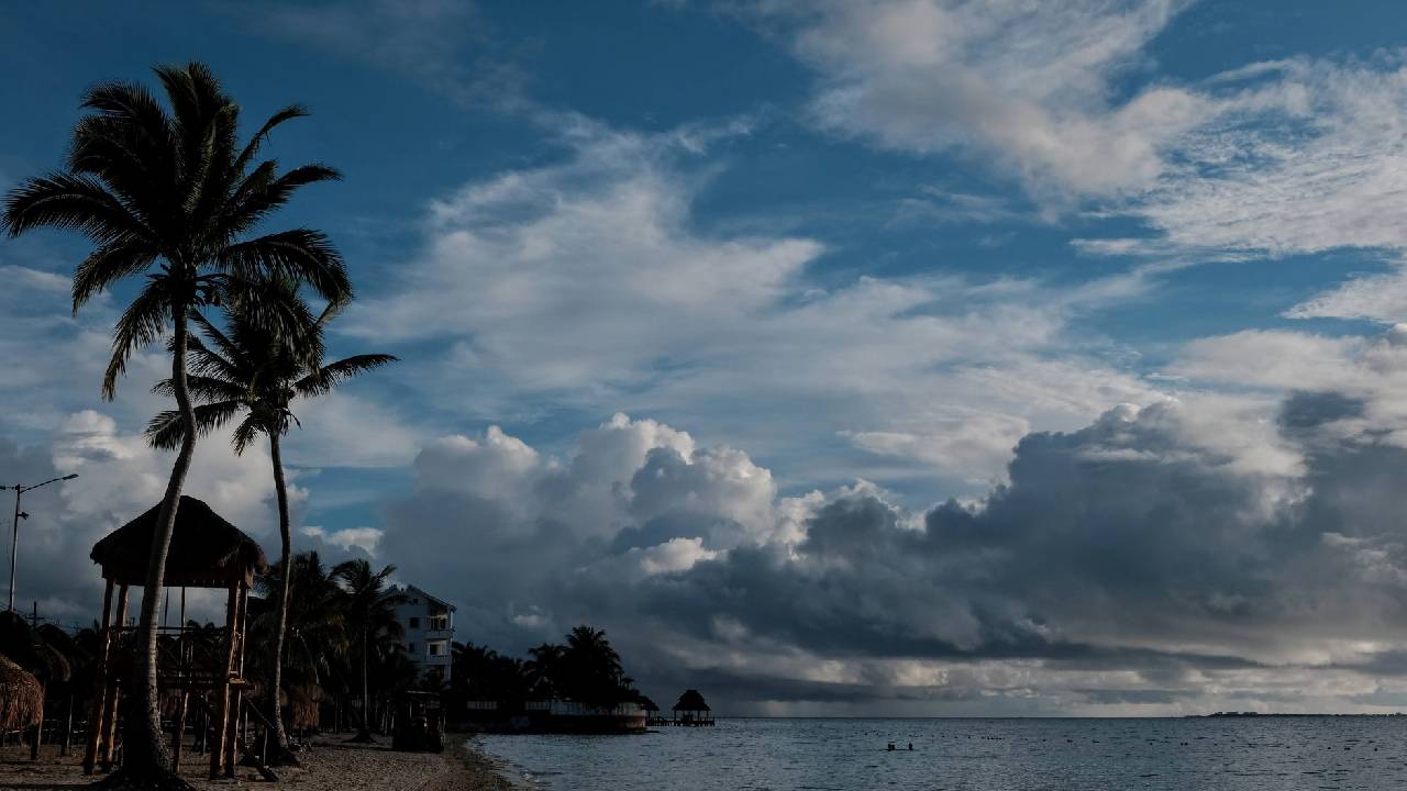 Clima hoy en Quintana Roo será caluroso y nublado.