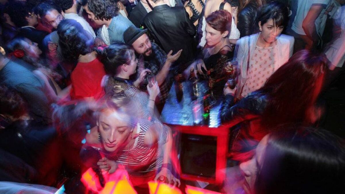 Saliste de fiesta y tienes resaca. Esto te conviene.