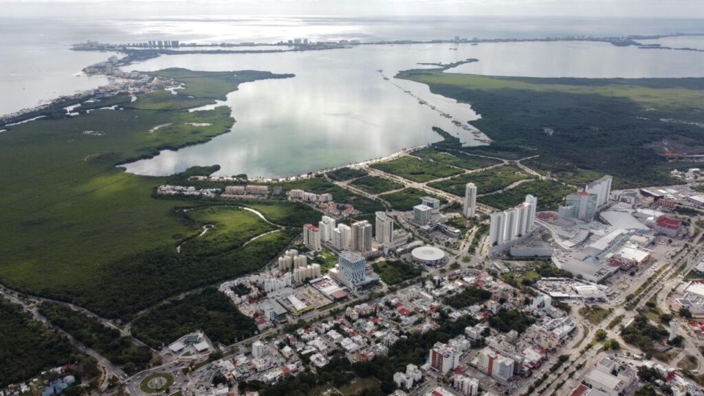 Últimas noticias. Quintana Roo avanza a paso firme.
