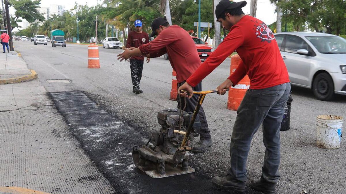 Bacheo en Cancún avanza.