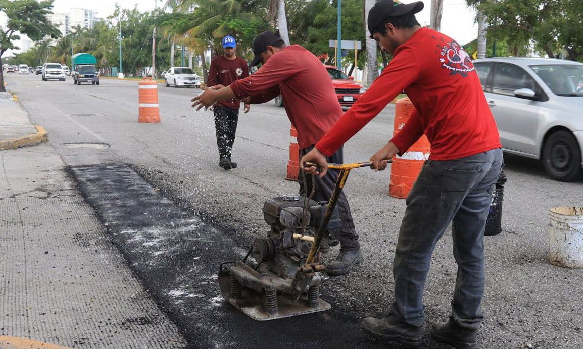 Bacheo en Cancún avanza.
