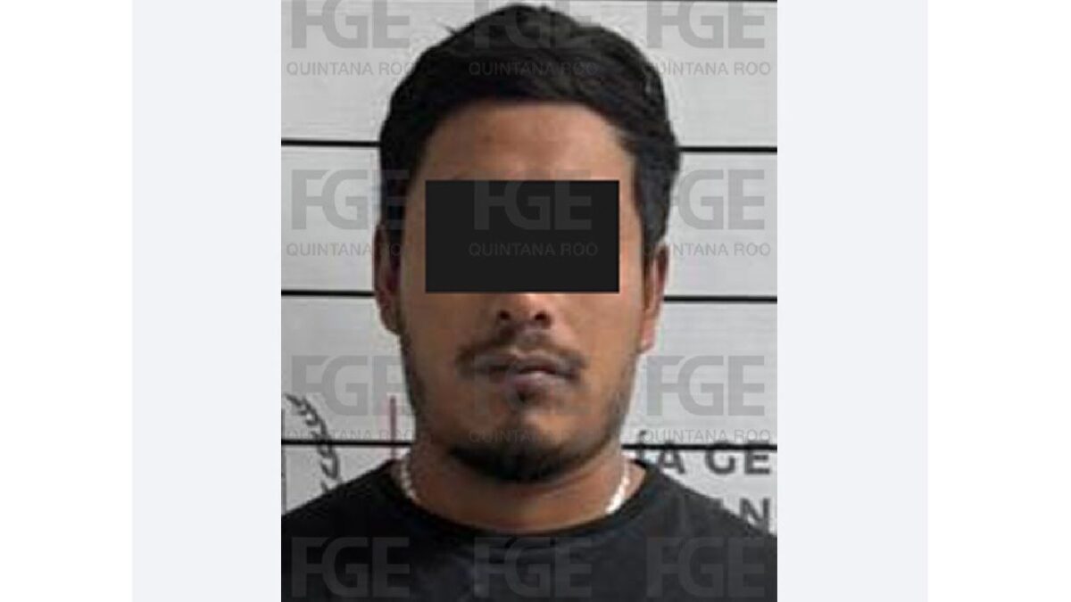 Detienen en Cancún a presunto narcomenudista.