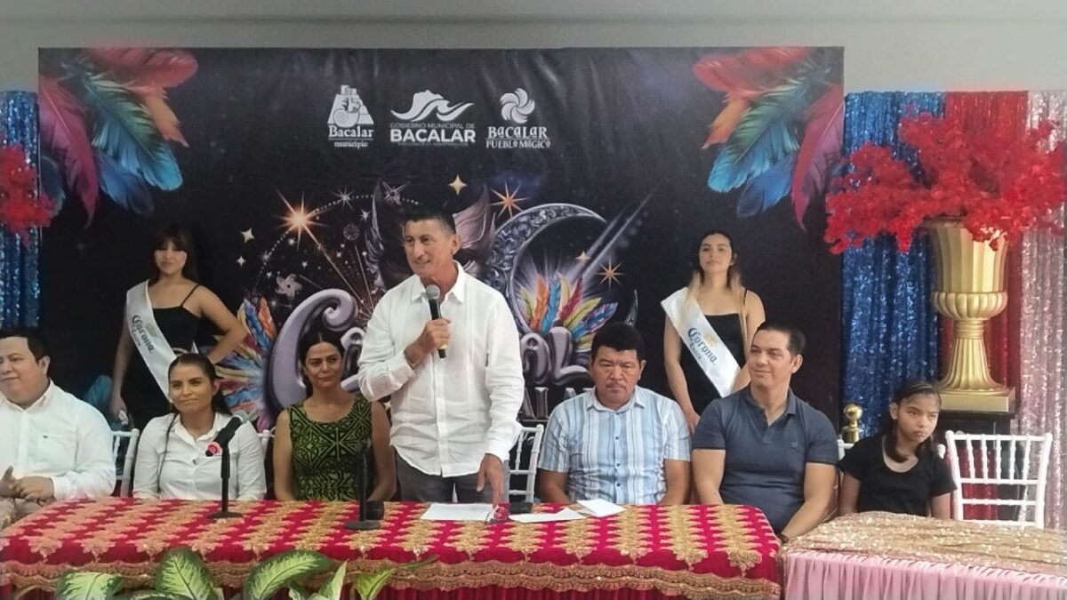 Autoridades de Bacalar, en conferencia de prensa.