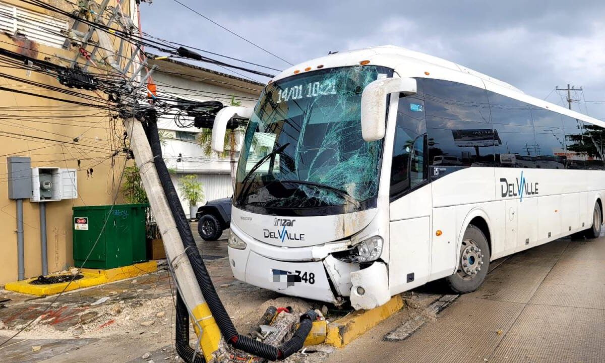 Choque por lluvias en Cancún.