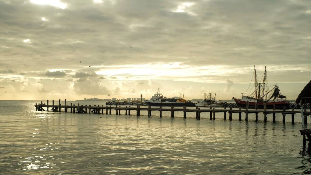 Clima en Quintana Roo: nublado y lluvias.