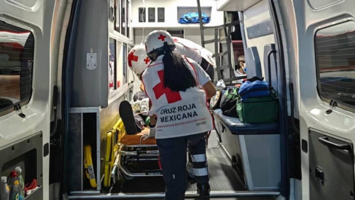 Elementos de la Cruz Roja.