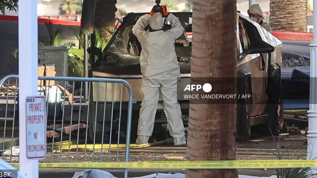 Explosión frente a hotel en Las Vegas.