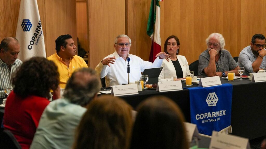 El fiscal se reunió con representantes de la Coparmex.