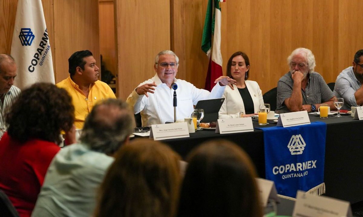 El fiscal se reunió con representantes de la Coparmex.