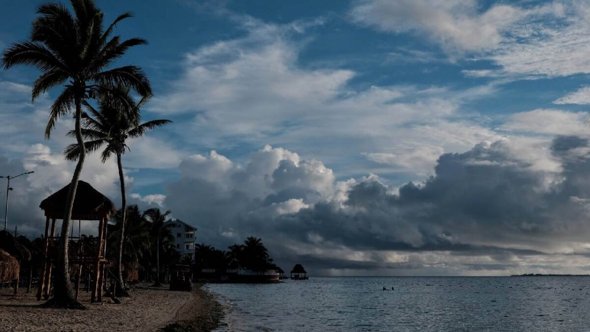 Frente frío 24 afectará al estado de Quintana Roo.