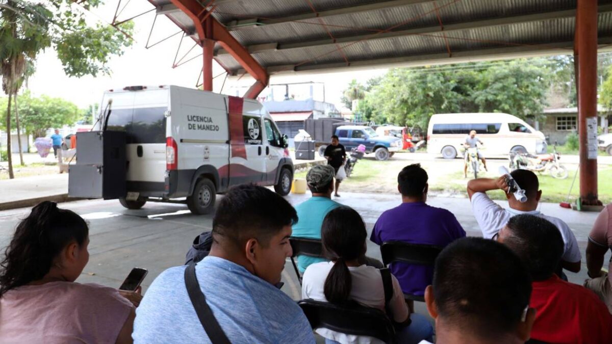 Caravanas par emisión de licencias en comunidades.