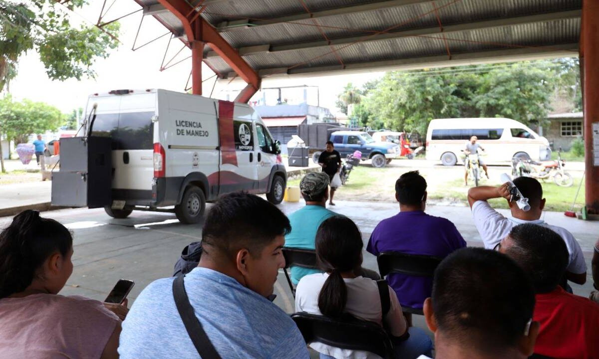 Caravanas par emisión de licencias en comunidades.