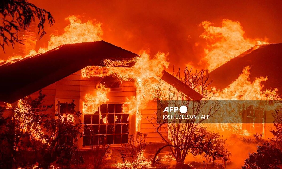 Infierno en Los Ángeles. Reportan un gran incendio forestal.
