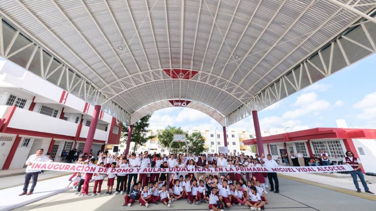 Mara Lezama entregó un domo.